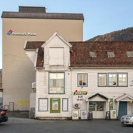 3-roms I Hjertet Av Sandviken Apartman *