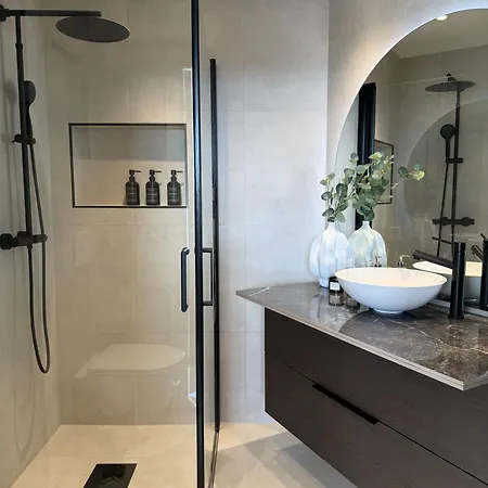 3-roms I Hjertet Av Sandviken Apartman